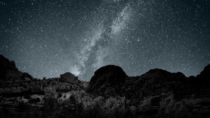 网传厦门某国企研发部门要求每日考察后端 400 行，前端 1000 行代码量，如属实，这个考核合理吗？